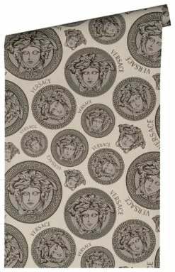 Versace Vliestapete 38611-2 Medusa Logo Beige Grau 13 Versace Vliestapete 38611-2 Medusa Logo Beige Grau -Orex Verkäufe Versace Vliestapete 38611 2 Medusa Logo Beige Grau 63213731 2